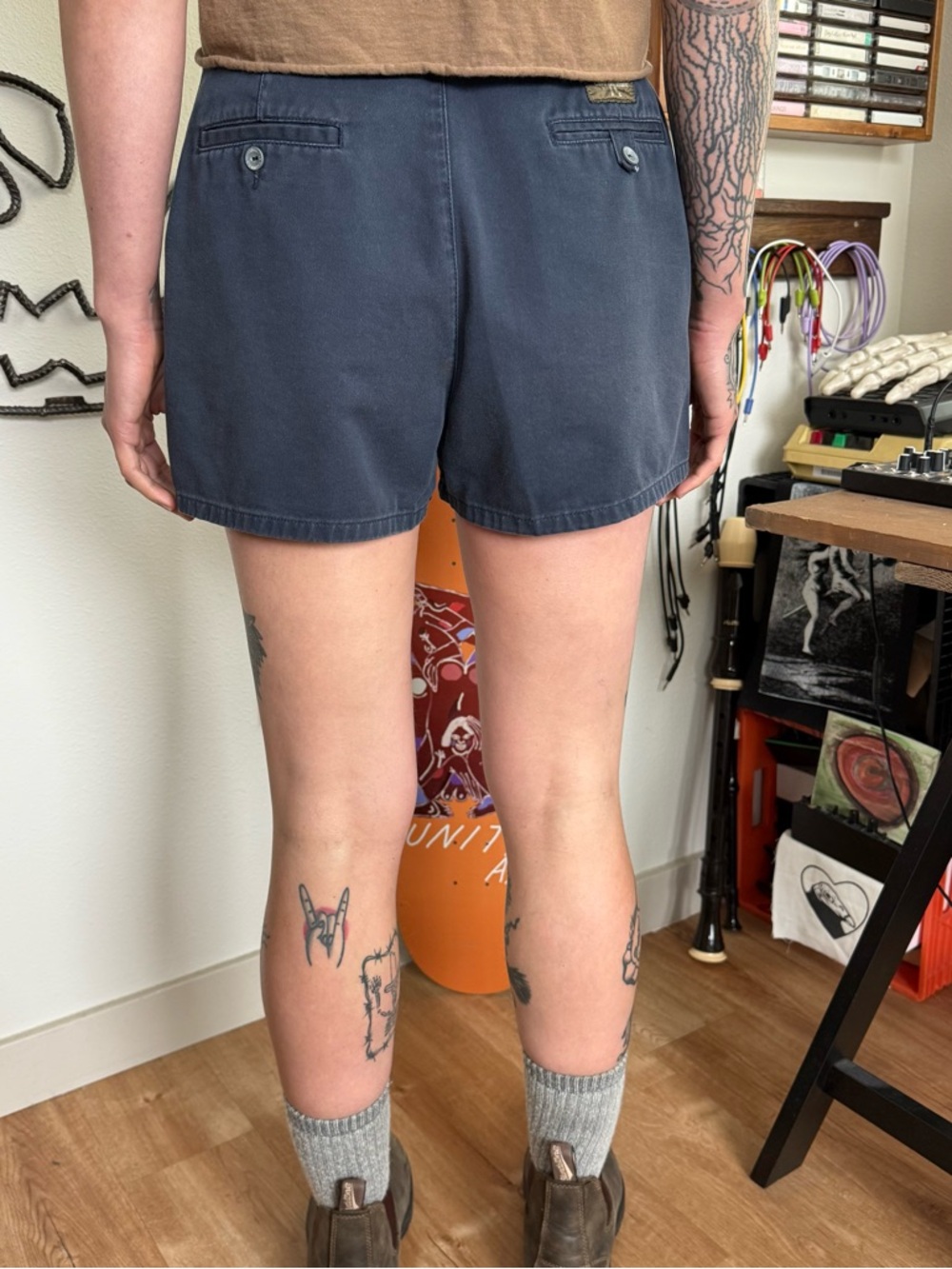 💀 SOLD 💀 Vintage 90s 2000s Calvin Klein Navy Blue Chino Shorts ~ M / 28" / 9 - Picture 5 of 9